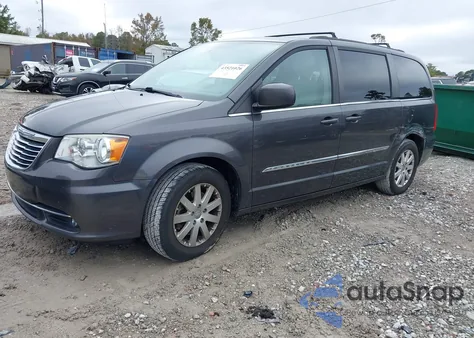 2015 Chrysler Town & Country Touring z USA, uszkodzony, nr VIN 2C4RC1BG5FR538724